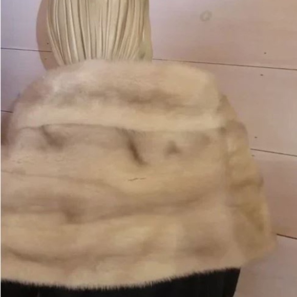 Christian Dior Original Vintage Blonde Mink Fur Wrap -  Holt Renfrew - Stunning - Picture 7 of 15